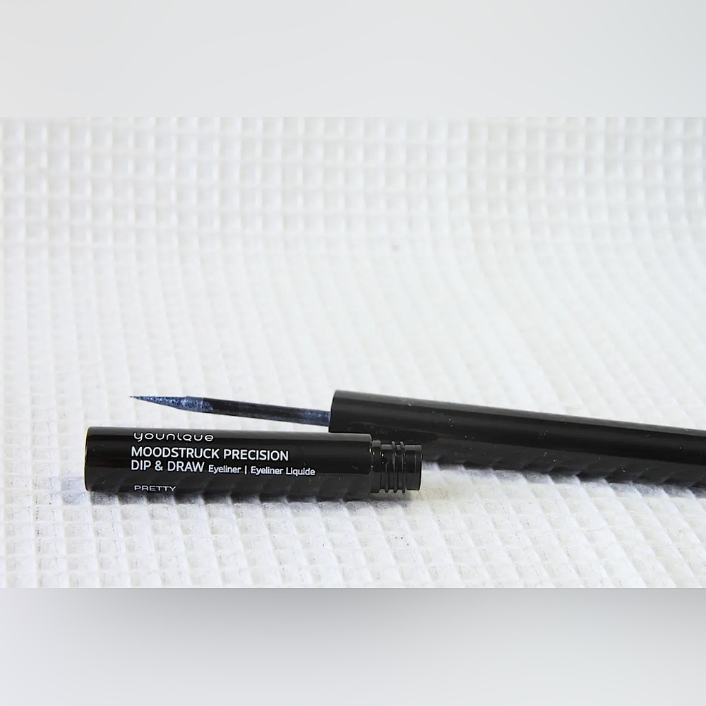 Younique dip & draw liquid eyeliner PRETTY